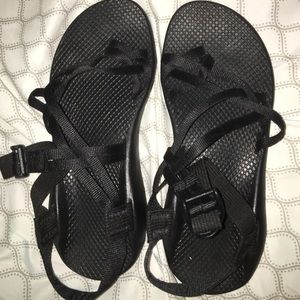 Black chacos
