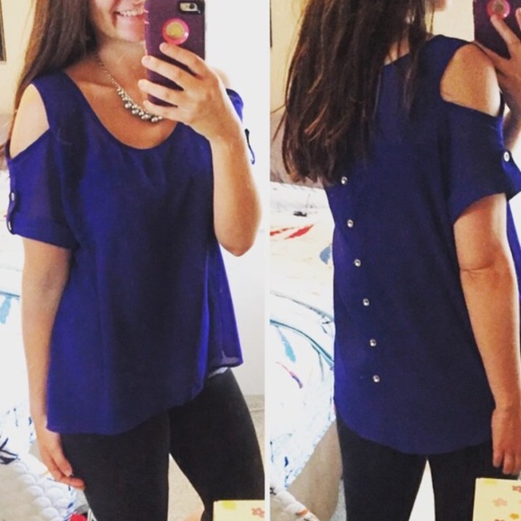 Francesca's Blue top w/ buttons down the back - Picture 4 of 4