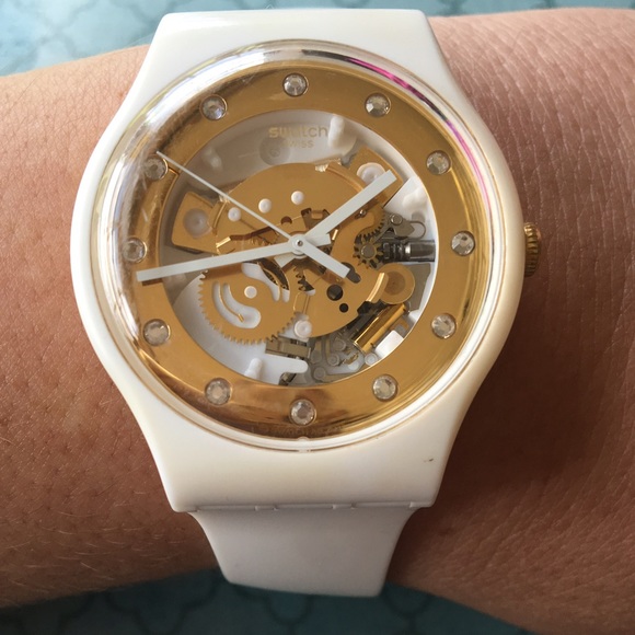‼️SOLD‼️White Swatch Watch - Picture 1 of 4