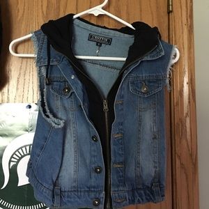 Cropped jean zipper vest