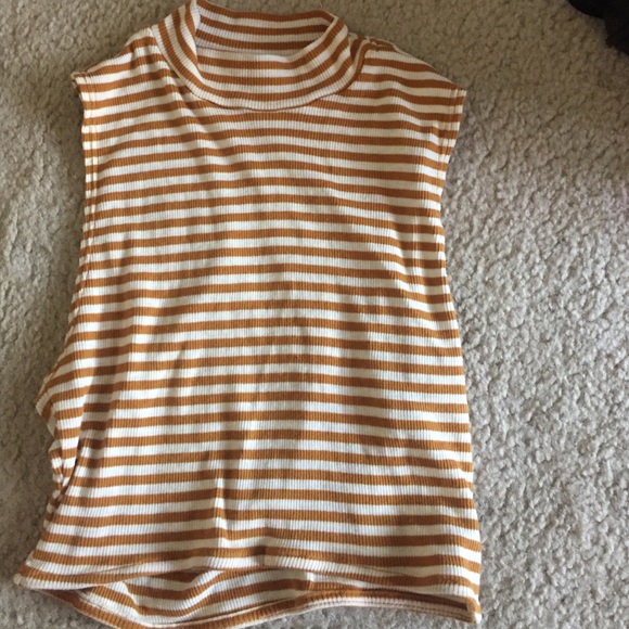 Turtle neck crop top