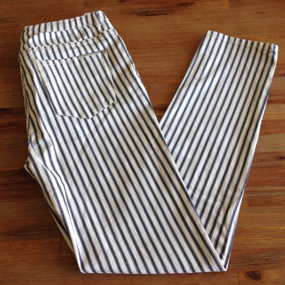 Zara straight leg jean, size 10 NWT