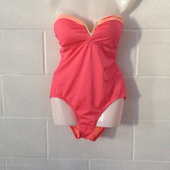 Vince Camuto one piece swimsuit size 10
