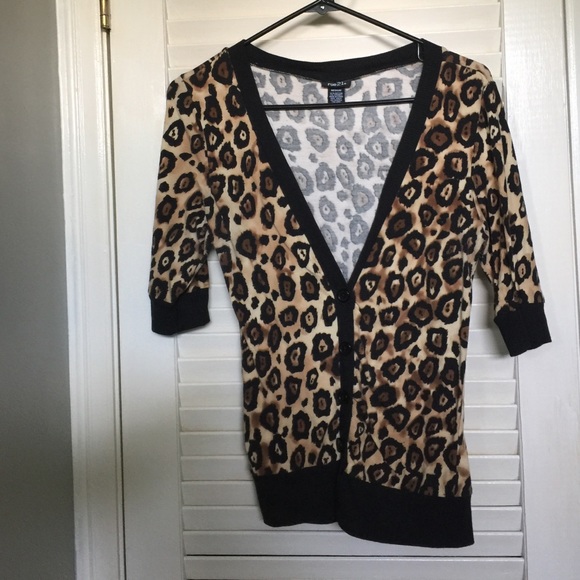 Rue21 leopard print button up - gorgeous