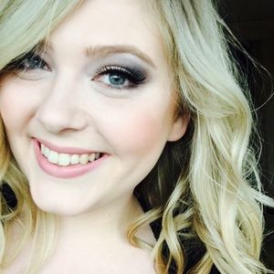 Meet your Posher, Lacey