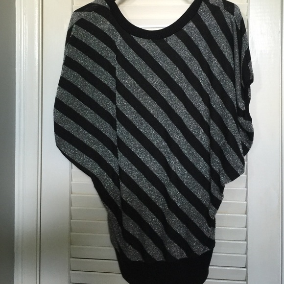 Black and silver shiny top!