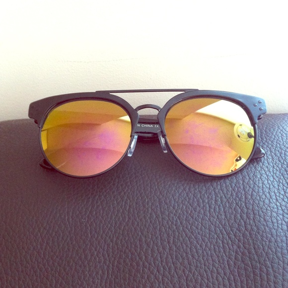 Reflective sunglasses retro cat eye