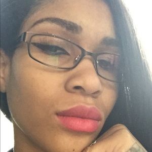 Meet your Posher, Brittney