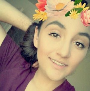 Meet your Posher, Dana