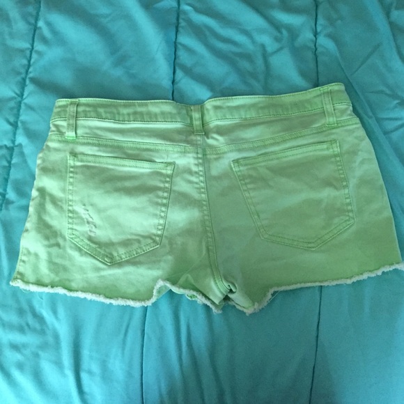 Distressed Rue 21 shorts - Picture 2 of 4