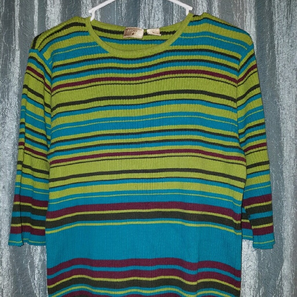 3/4 length sleeve sweater.