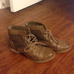 Lace Combat Booties Size 6 $18