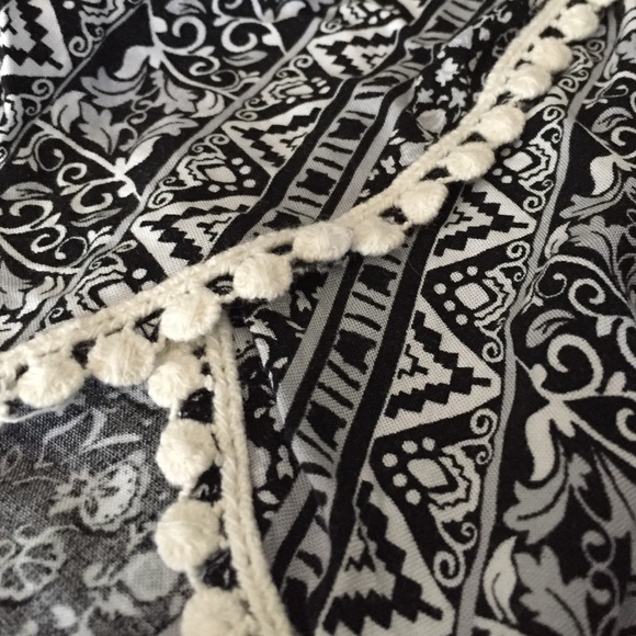 Patterned fringe detail shorts - Picture 2 of 4