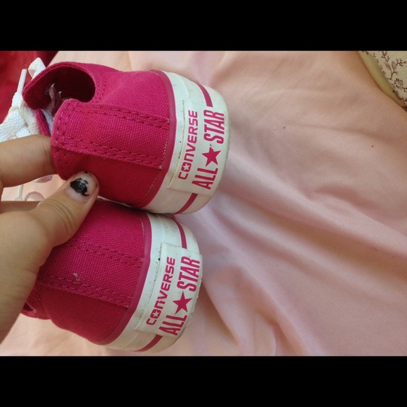Pink Converse - Picture 2 of 2
