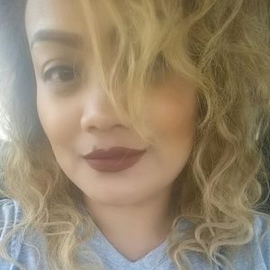 Meet your Posher, Elle