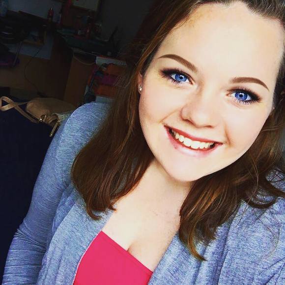 Meet your Posher, Abbey