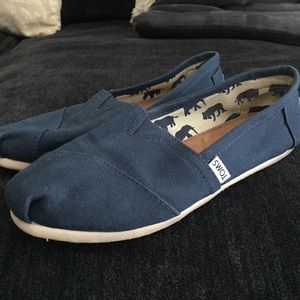 Navy Toms slip on