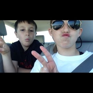 Meet your Posher, Mia