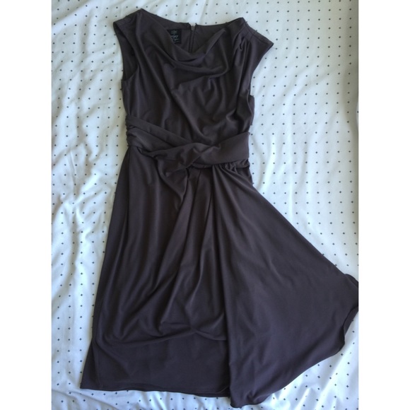 Dark grey dress with a side ruffle pleat
