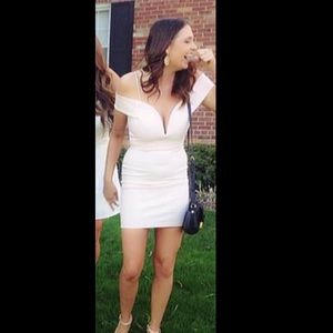 Super cute dress!