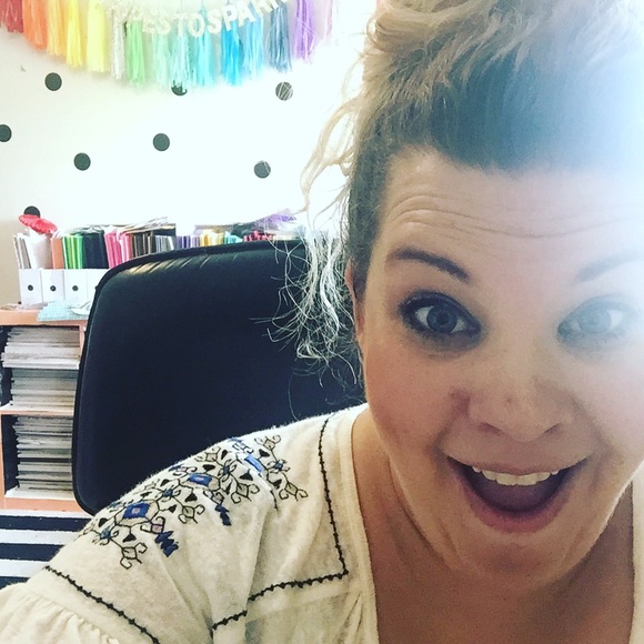 Meet your Posher, Colleen - Picture 2 of 2