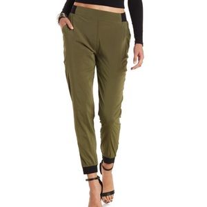 Army green elastic trim jogger pants