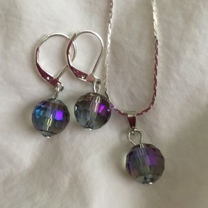 Earrings pendant sets.