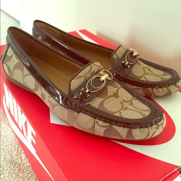 Coach Signature Flats. Authentic. 8. EUC
