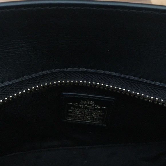 Coach purse - Picture 2 of 4