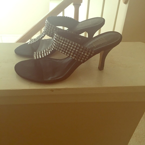 Flash Sale-Pelle Moda shoes - Picture 1 of 4