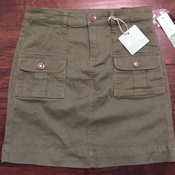 Kut from the Kloth Olive Rosie Pencil Skirt - Picture 2 of 4