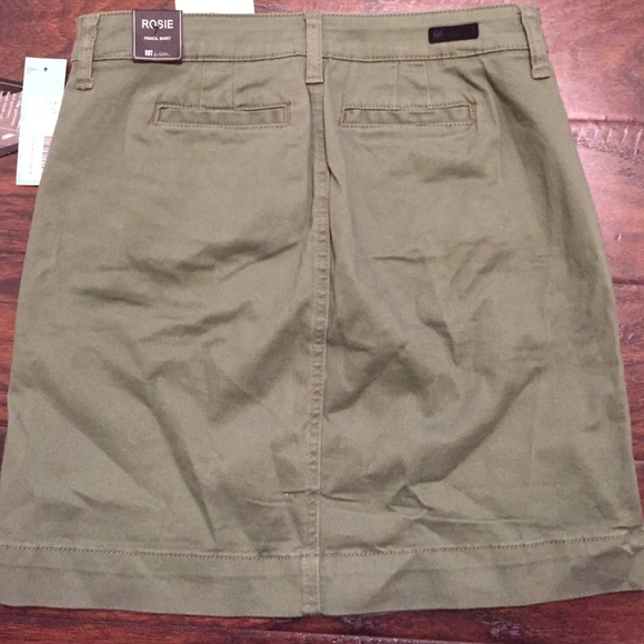 Kut from the Kloth Olive Rosie Pencil Skirt - Picture 3 of 4