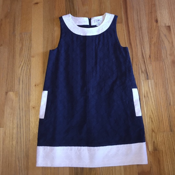 Super cute vineyard vines dress!