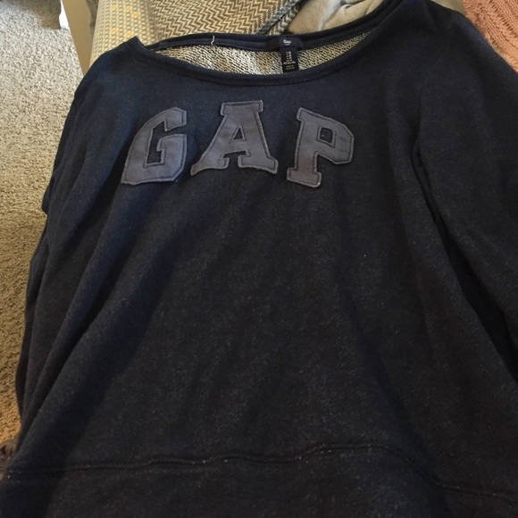 Gap sweater