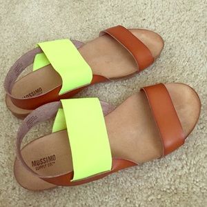👟Summer neon green strap sandals