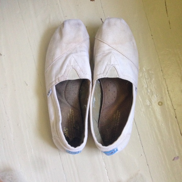 Cream colored TOMs