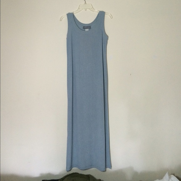 Beautiful soft blue dress set - Picture 3 of 4
