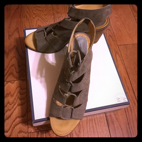 Melrose Market Calista Wedges size 12
