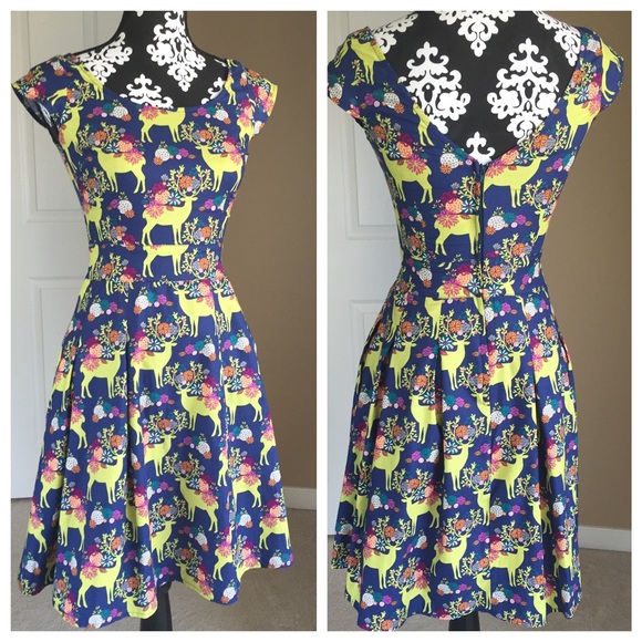 ModCloth Dresses & Skirts - Modcloth Prancing in the Reindeer Dress