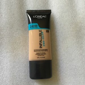 L'OREAL Infallible Pro-Glow Foundation