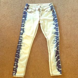 White/pattern wash jeans