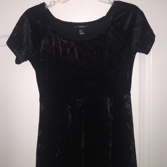 Black velvet dress/ size m