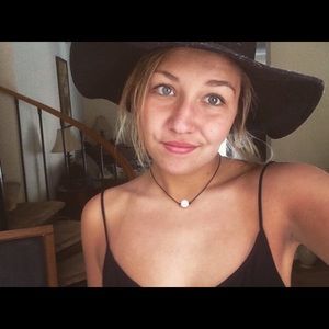 Meet your Posher, Michaela