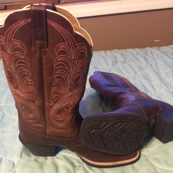 Ariat boots sz 8