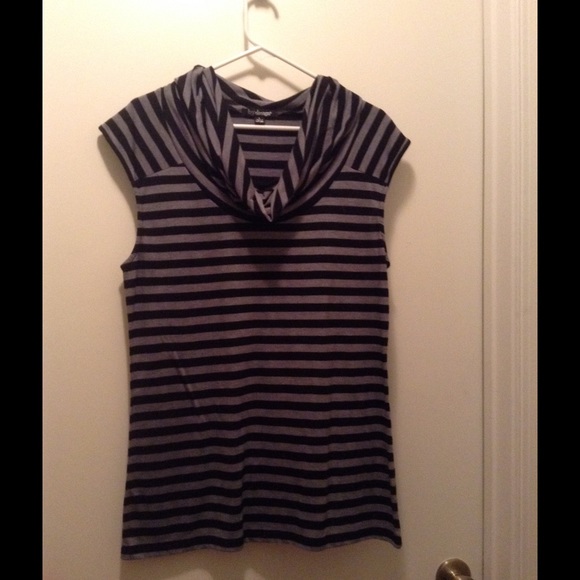 Perfect top w/ a pair of tights - Picture 1 of 1