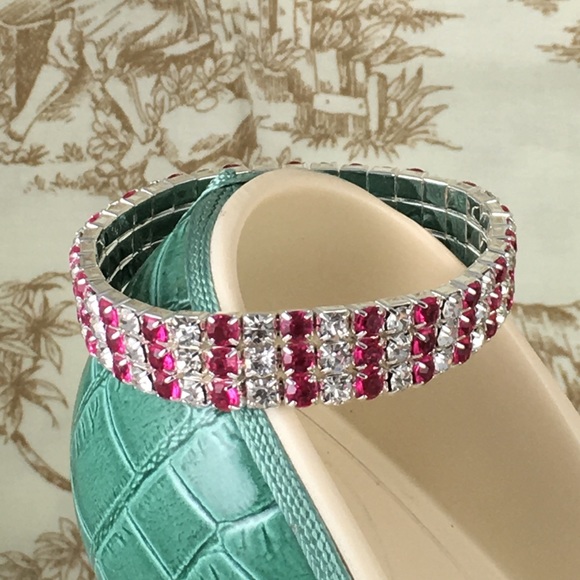 2 Stretchy Bracelets - Picture 7 of 8