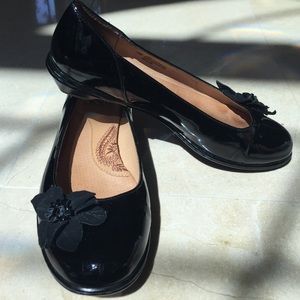 Sofft black patent ballet style shoe