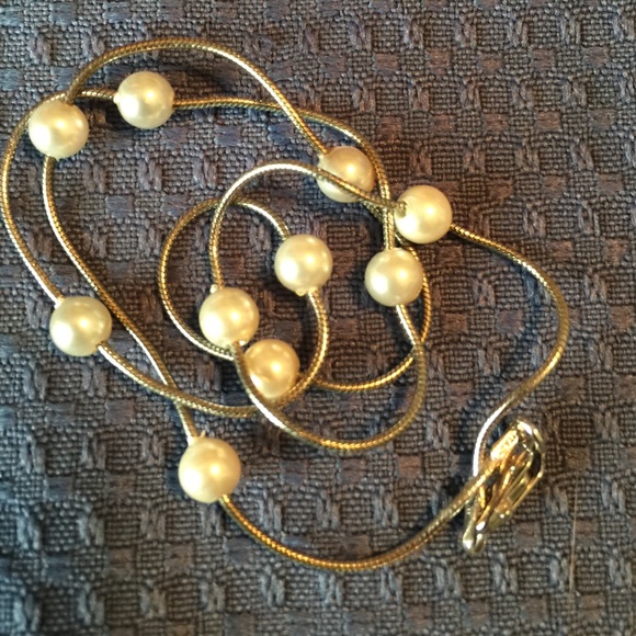 Sterling Silver & Pearl necklace - Picture 3 of 3