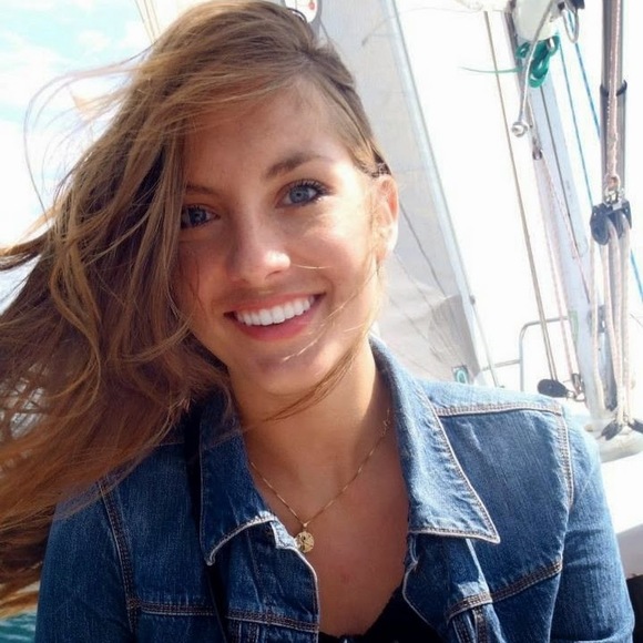 Meet your Posher, Hollie