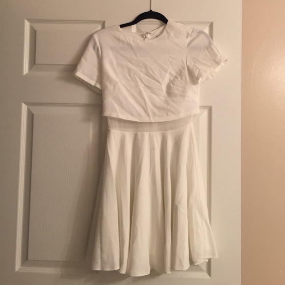 Adorable (it's wrinkled sorry) white dress